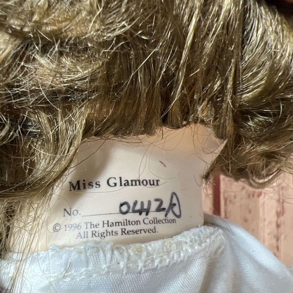 Vintage‎ 1996 The Hamilton Collection "Miss Glamour" Doll 16.5" Tall - No Box - Picture 6 of 7